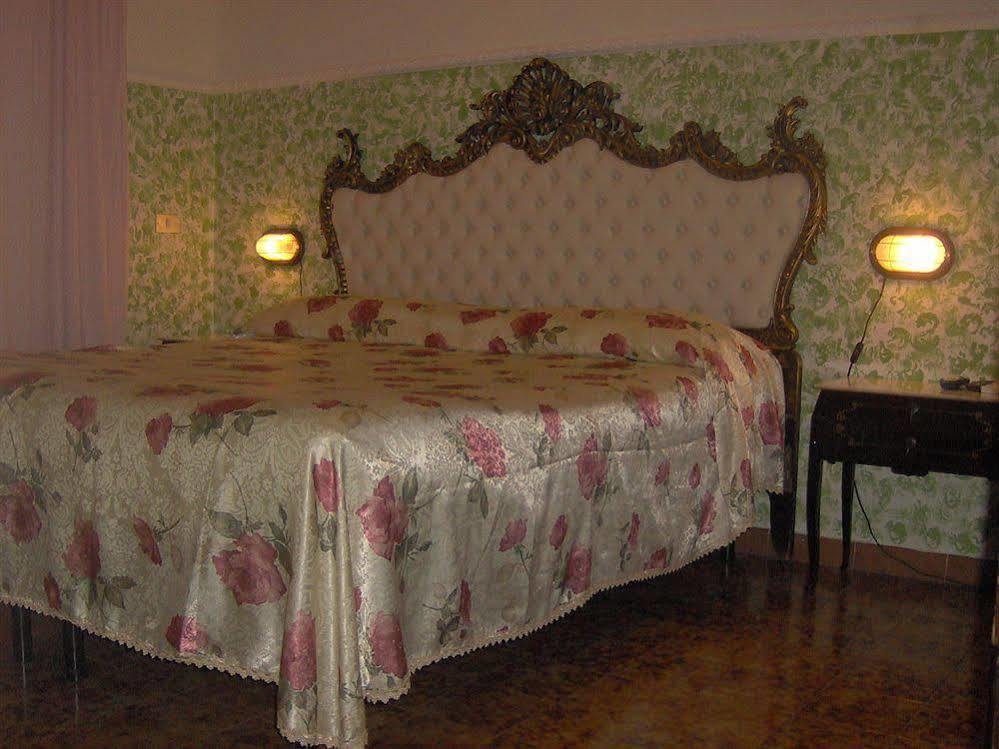 Bed & Breakfast Santa Fara Bari Extérieur photo