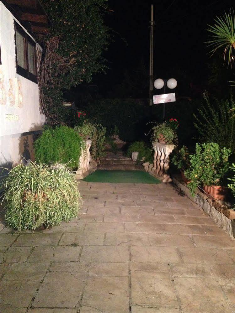 Bed & Breakfast Santa Fara Bari Extérieur photo